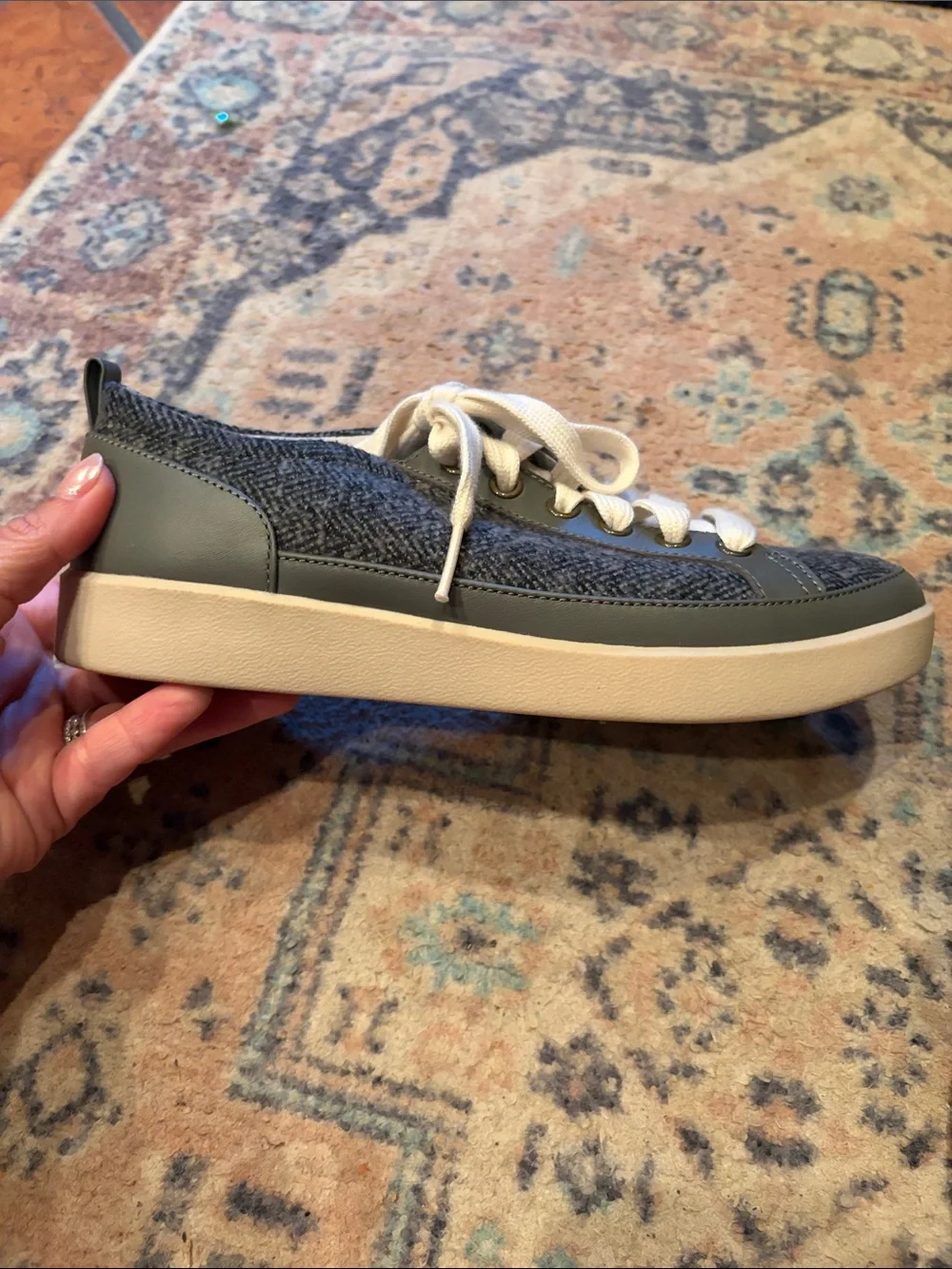 Vionic Women’s Casual Grey Textile Low-Top Sneakers